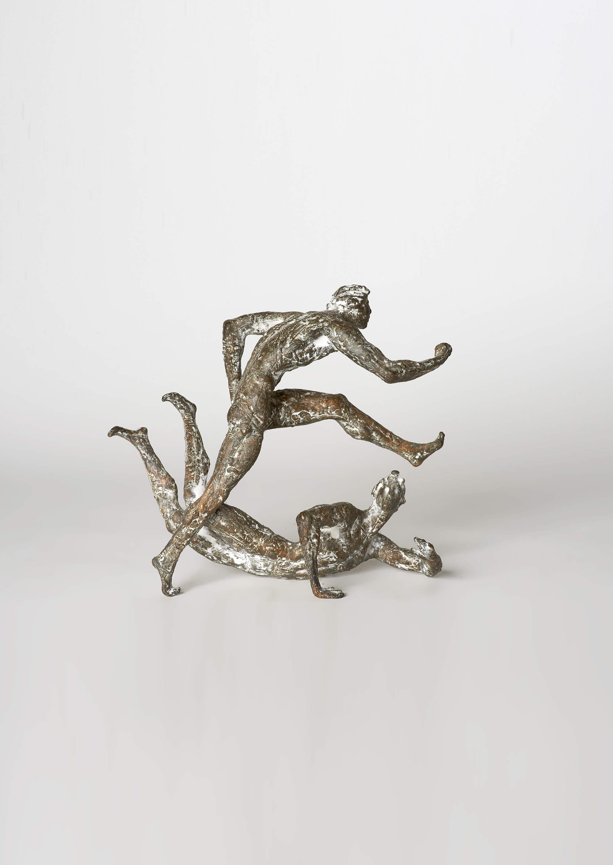 Siegfried Schreiber, Baumgartls Sturz,
1978, Bronze, 18 x 21 x 9 cm
© Foto: Thomas Häntzschel, Frank Hormann/ Fotoagentur nordlicht Rostock
Aus der Sammlung der Kunsthalle Rostock